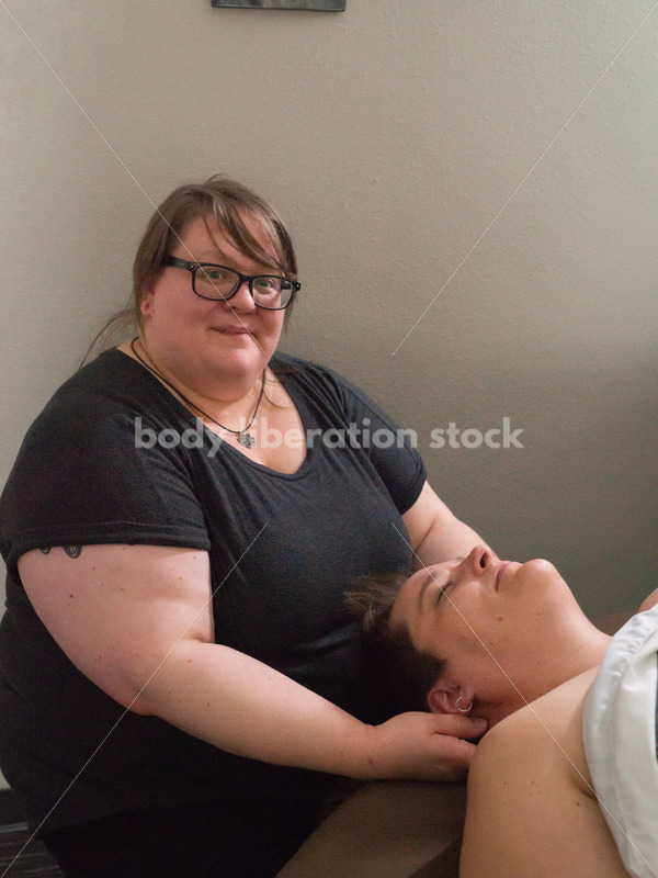 Løsne Tid Udelade Stock Photo: Fat Massage Therapist and Patient - Body liberation for all!  Body positive stock and client photography + more | Seattle
